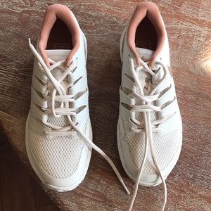 BRAND NEW NEVER BEEN WORN Nike Air Zoom Prestige